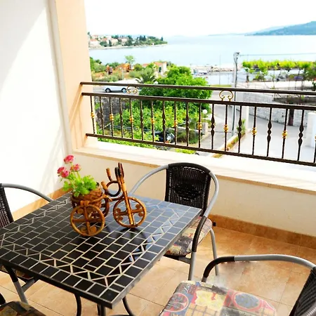 Apartments&rooms Jelavic Appartement Seget Vranjica