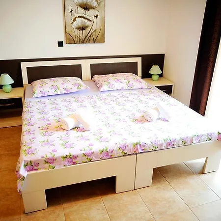 Apartments&rooms Jelavic