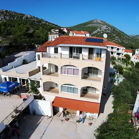 Apartamento Apartments&rooms Jelavic *