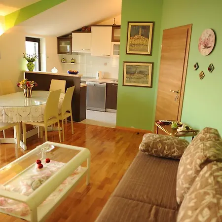 Apartamento Apartments&rooms Jelavic