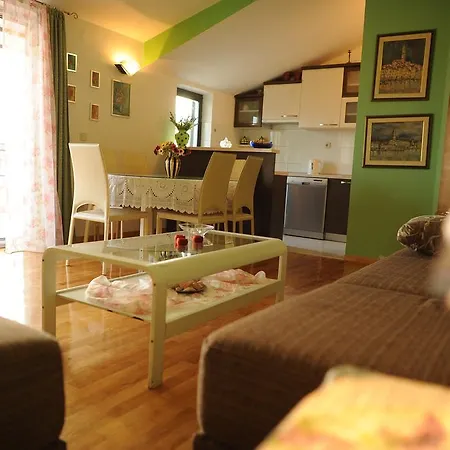 Apartments&rooms Jelavic Seget Vranjica